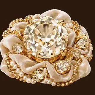 Faceted gemstone — Cashmo